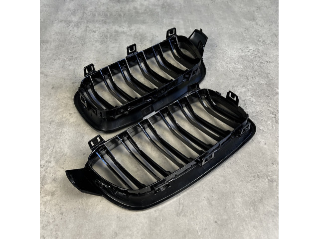Решітка радіатора - M Paket - BMW 3 (F30/F31) 51137260498 51137260497