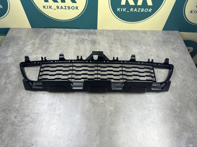 Центральна решітка переднього бампера - M Paket - BMW 4 (F32/F33/F36/F82) 51118054503