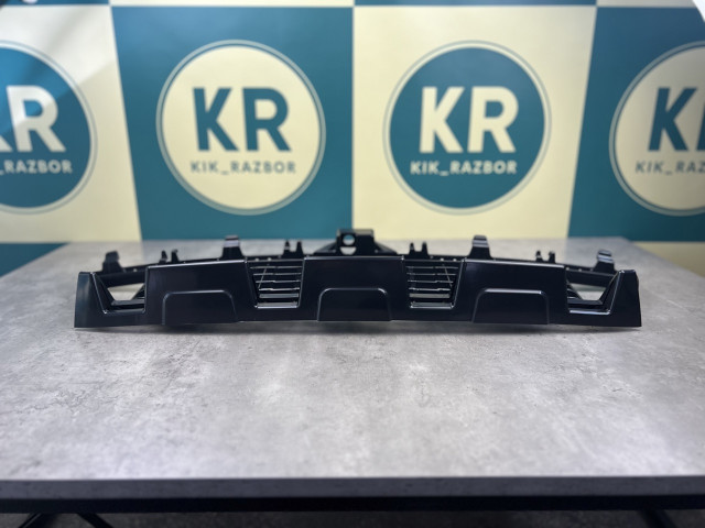 Центральна решітка переднього бампера - M Paket - BMW 4 (F32/F33/F36/F82) 51118054503