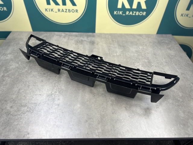 Центральна решітка переднього бампера - M Paket - BMW 4 (F32/F33/F36/F82) 51118054503