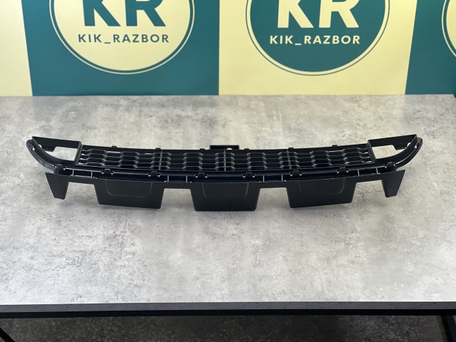 Центральна решітка переднього бампера - M Paket - BMW 4 (F32/F33/F36/F82) 51118054503