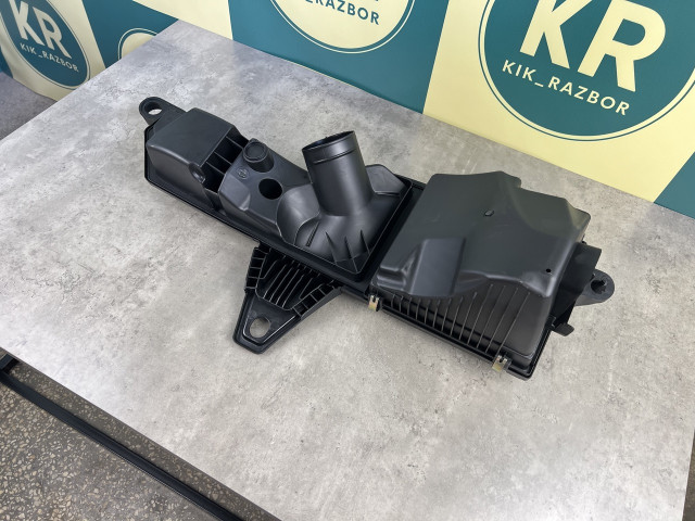 Корпус повітряного фільтра - BMW 3 (F30/F31) 13717597589