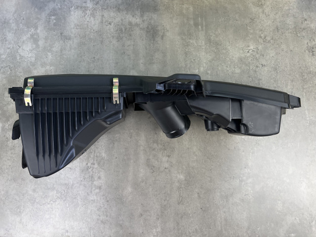 Корпус повітряного фільтра - BMW 3 (F30/F31) 13717597589