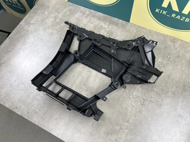 Кріплення заднього бампера (права ч.) - BMW 3 (G20/G21) 51127427968
