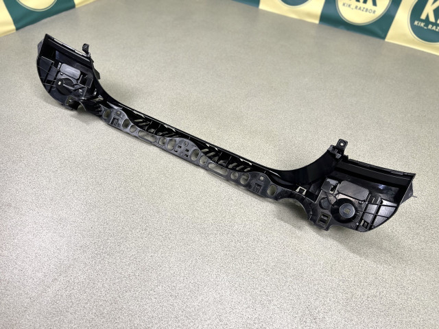 Кріплення заднього бампера (центр.) - BMW 5 (F10/F11) 51127184766
