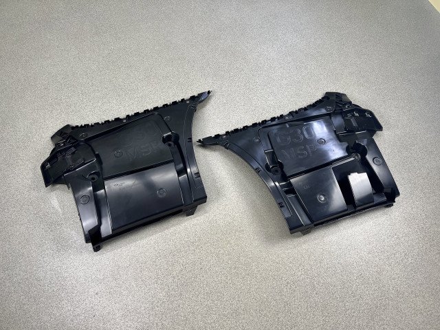 Кріплення заднього бампера (права ч.) - M Paket - BMW 5 (G30) 51128066722