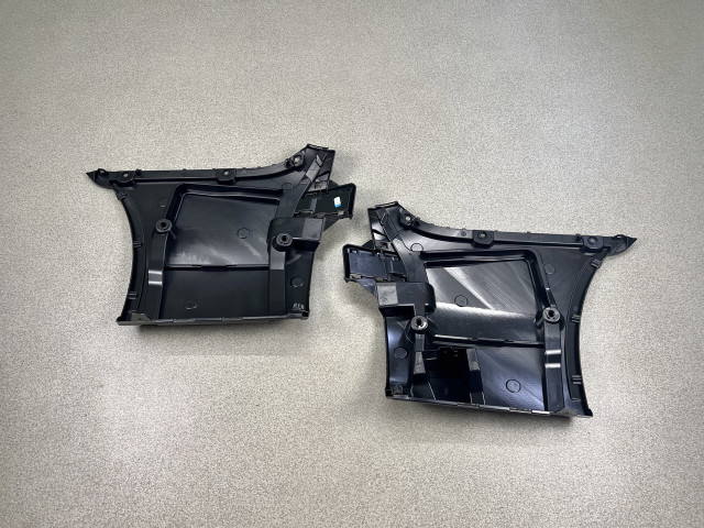 Кріплення заднього бампера (права ч.) - M Paket - BMW 5 (G30) 51128066722