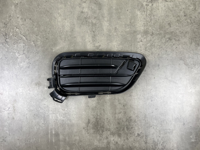 Решітка в бампер (права) - X-LINE - BMW X3 (F25) 51117347946