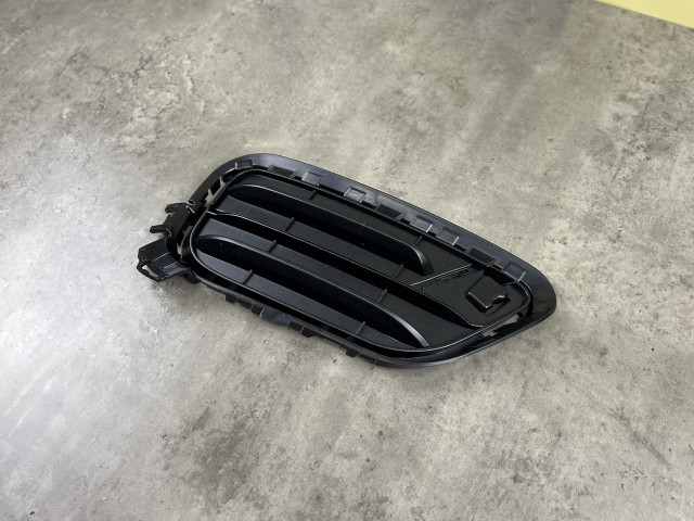 Решітка в бампер (права) - X-LINE - BMW X3 (F25) 51117347946