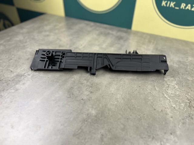 Кріплення радіатора - BMW 1/2/3/3GT/4 (F20/F21/F22/F23/F87 F30/F31/F32/F33/F34) 17117600536