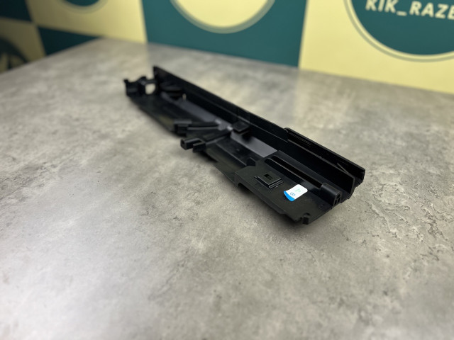 Кріплення радіатора - BMW 1/2/3/3GT/4 (F20/F21/F22/F23/F87 F30/F31/F32/F33/F34) 17117600536