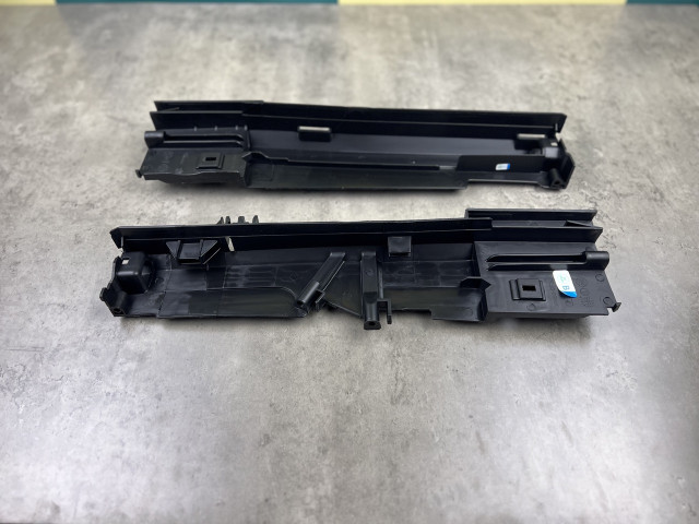 Кріплення радіатора - BMW 1/2/3/3GT/4 (F20/F21/F22/F23/F87 F30/F31/F32/F33/F34) 17117600536