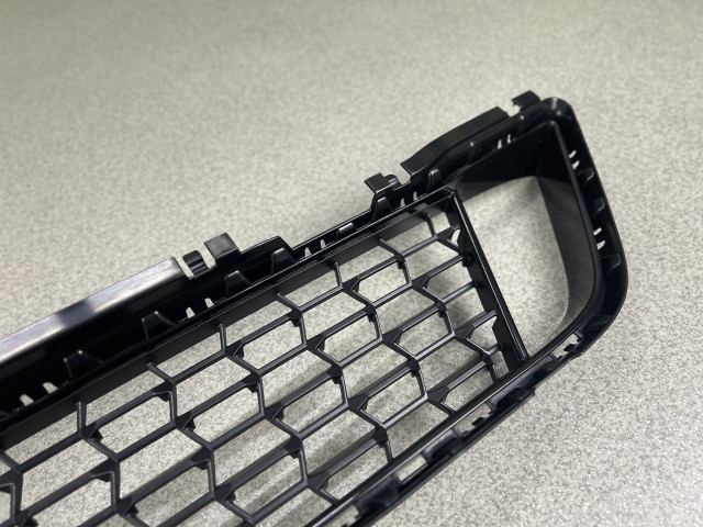 Центральна решітка переднього бамперу - M Paket (рест.) - BMW 5 (G30/G31) 51118098663