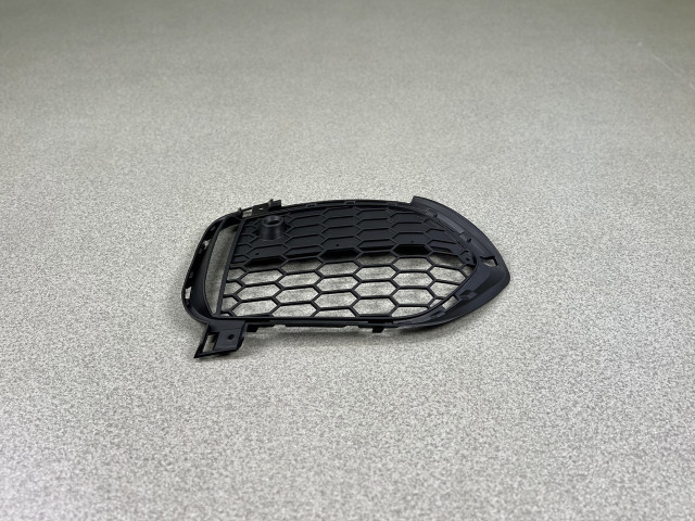 Решітка в бампер (права) - M Paket - BMW X5 (F15) 51118064634