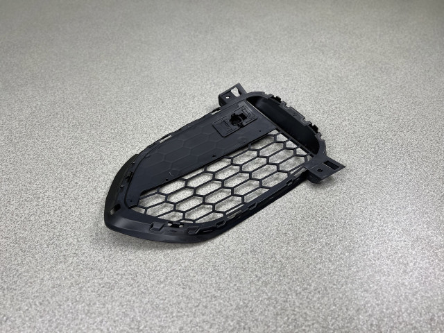 Решітка в бампер (права) - M Paket - BMW X5 (F15) 51118064634