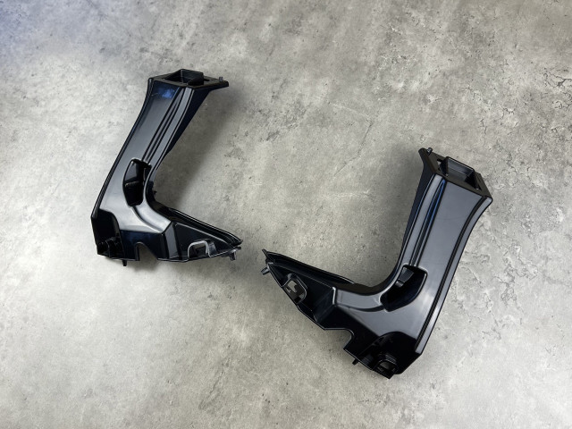 Опора переднього бампера (правий) - BMW 5 (F10/F11) 51117207932