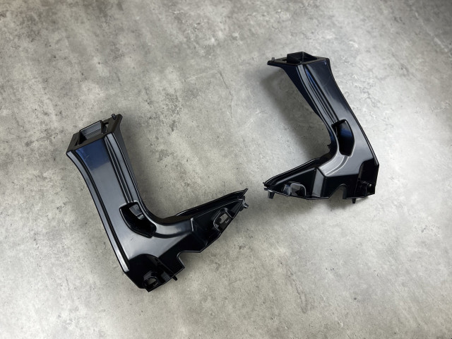 Опора переднього бампера (правий) - BMW 5 (F10/F11) 51117207932