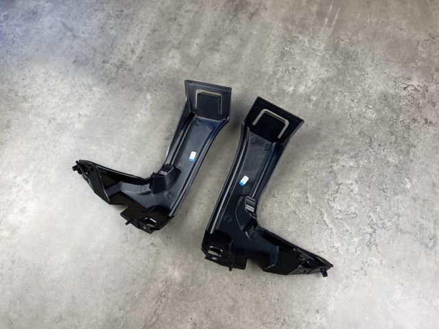 Опора переднього бампера (правий) - BMW 5 (F10/F11) 51117207932