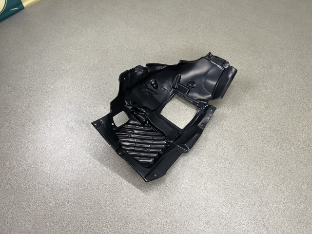 Підкрилок правий (перед) - BMW 4 (F32/F33/F36) 51717260730