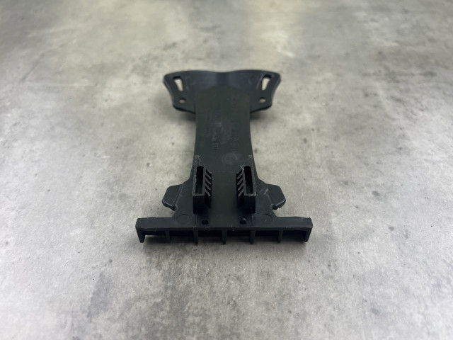 Кріплення переднього бампера - BMW 3 (F30/F31) 51117300884