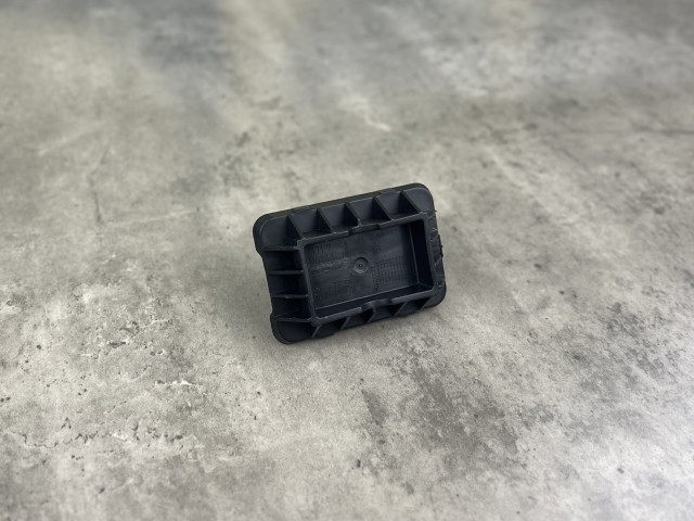 Опора/подушка домкрата - BMW 1/3/4/6 (F20/F21 F30/F31/F32/F33/F36 F06/F12/F13) 51717169981