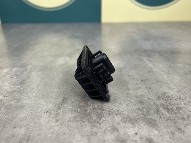 Опора/подушка домкрата - BMW 1/3/4/6 (F20/F21 F30/F31/F32/F33/F36 F06/F12/F13) 51717169981