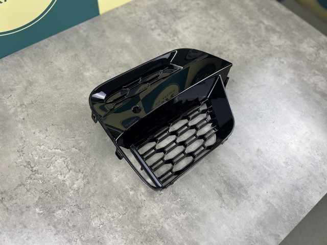 Решітка в бампер (права) - M Paket - BMW X3/X4 (G01/G02) 51118081524