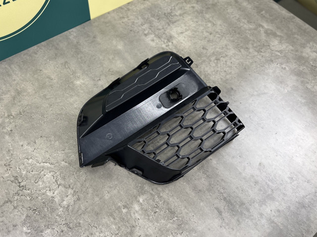 Решітка в бампер (права) - M Paket - BMW X3/X4 (G01/G02) 51118081524