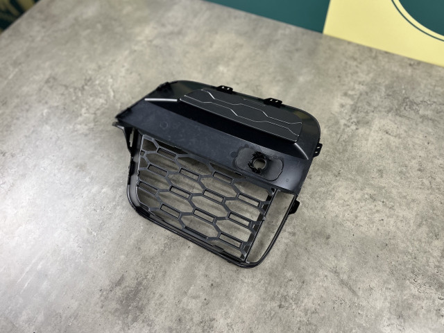Решітка в бампер (права) - M Paket - BMW X3/X4 (G01/G02) 51118081524