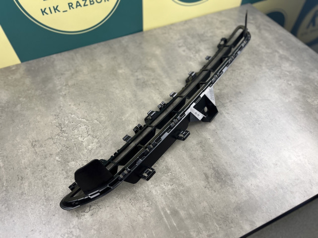 Решітка в бампер (верхня) - BMW X6 (F16) 2014-2019 (51117319767)