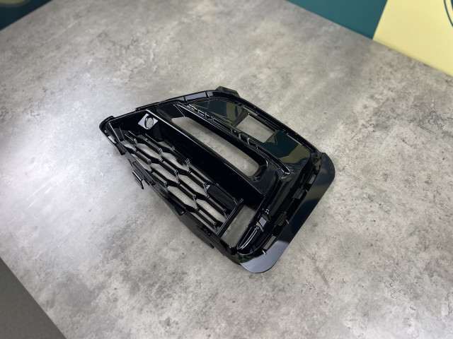 Решітка в бампер (ліва) - M Paket - BMW 3 (G20/G21) 51118069371