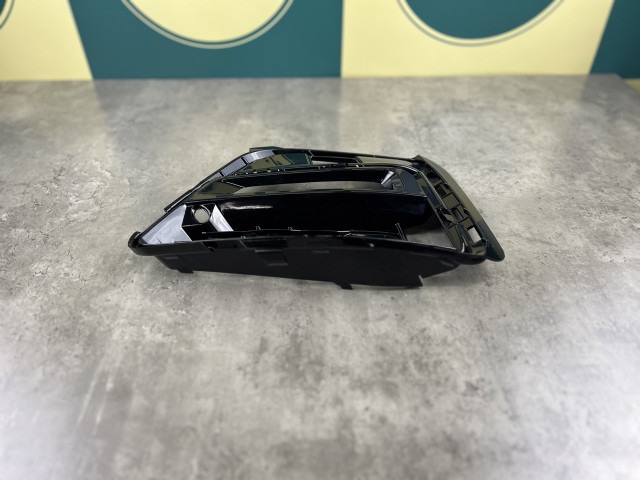 Решітка в бампер (ліва) - M Paket - BMW 3 (G20/G21) 51118069371