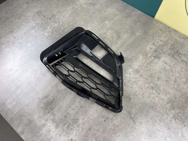 Решітка в бампер (ліва) - M Paket - BMW 3 (G20/G21) 51118069371