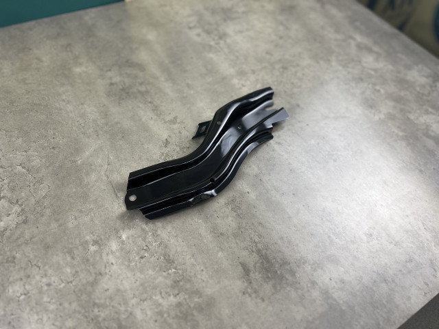 Кріплення передньої панелі (праве) - BASE SQ5 - AUDI Q5 (FY) 80A805528