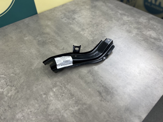 Кріплення передньої панелі (праве) - BASE SQ5 - AUDI Q5 (FY) 80A805528