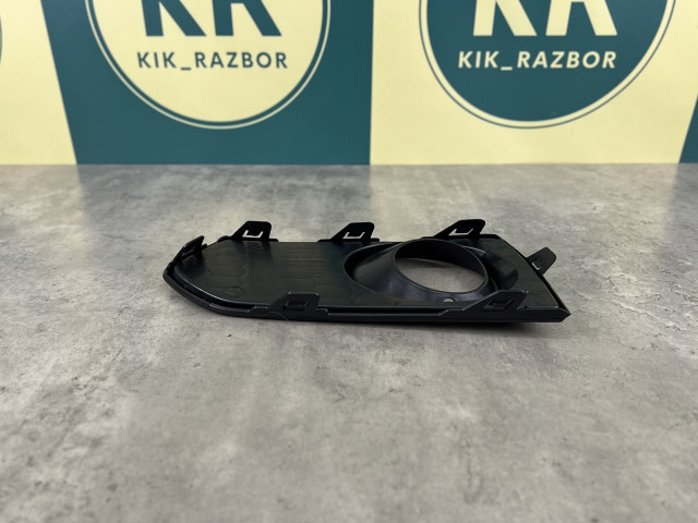 Решітка в бампер (права) - M Paket - BMW 2 (F22/F23/F87) 51118055320
