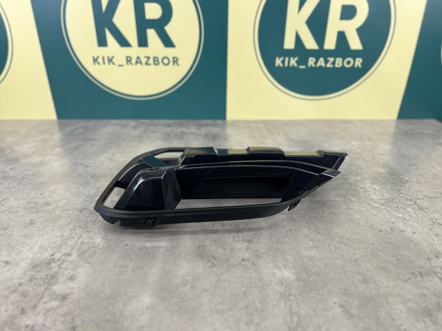 Решітка в бампер (права) - BMW X3 (G01) 51117420872