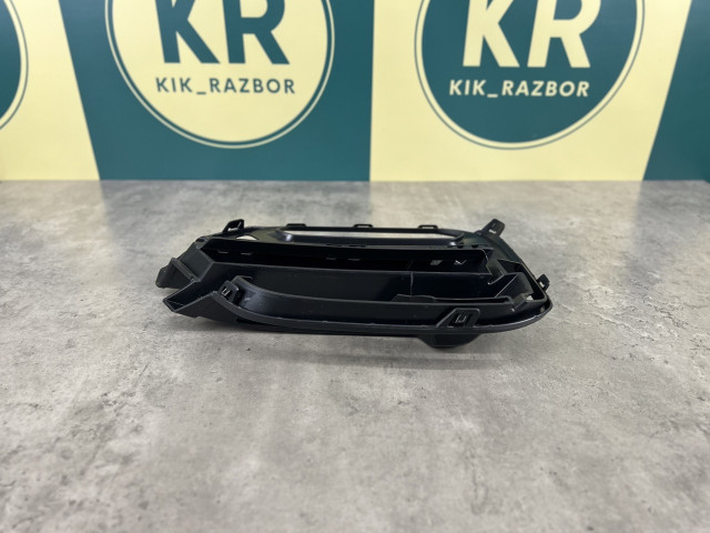 Решітка в бампер (права) - BMW X3 (G01) 51117420872
