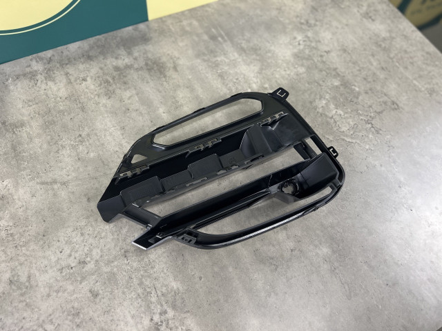 Решітка в бампер (права) - BMW X3 (G01) 51117420872