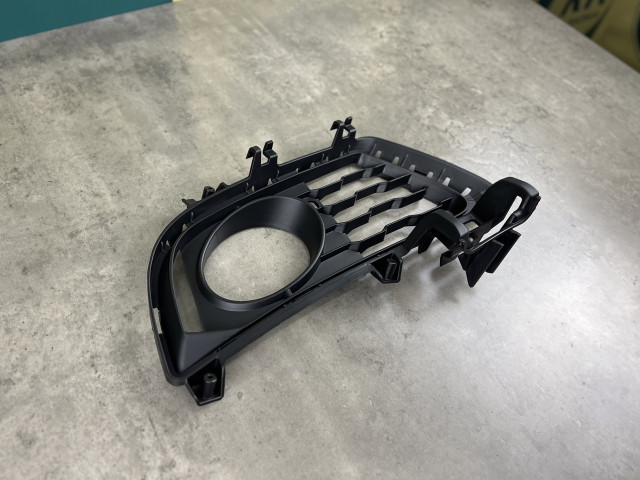 Решітка в бампер (права) - M Paket - BMW 3 GT (F34) 51118057324