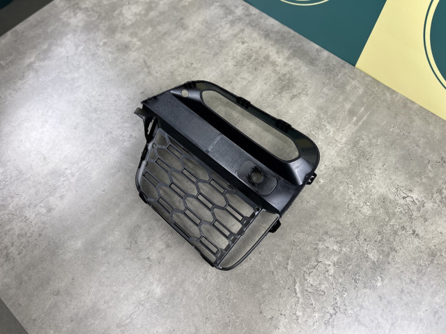 Решітка в бампер (права) - M Paket - BMW X3/X4 (G01/G02) 51118092758