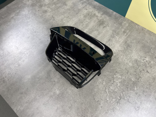 Решітка в бампер (ліва) - M Paket - BMW X3/X4 (G01/G02) 51118092757