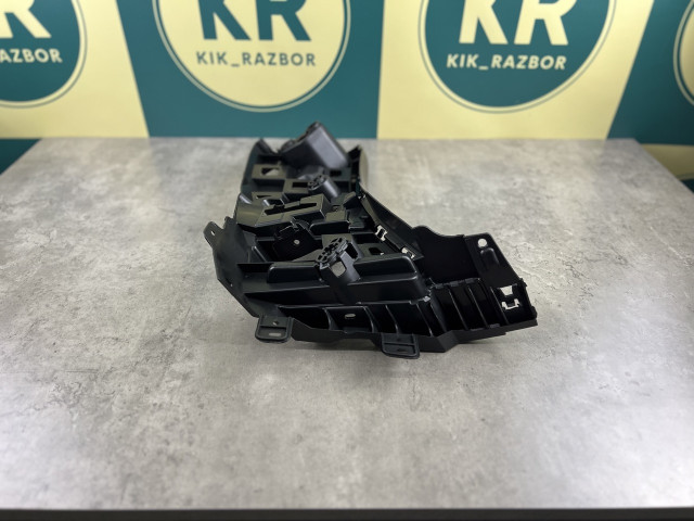 Кріплення заднього бампера (праве) - M Paket - BMW X5 (G05) 51128069246