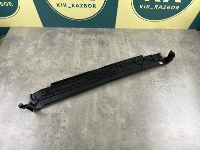Кріплення радіатора (верх) - BMW 3 (G20/G21) 17118666836