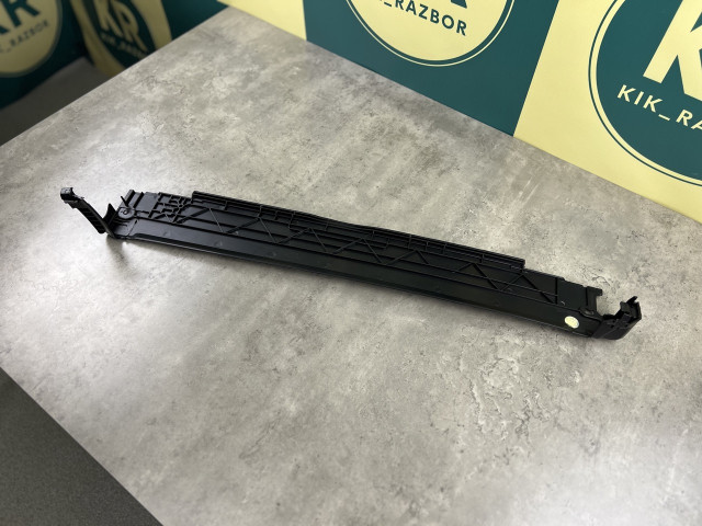 Кріплення радіатора (верх) - BMW 3 (G20/G21) 17118666836