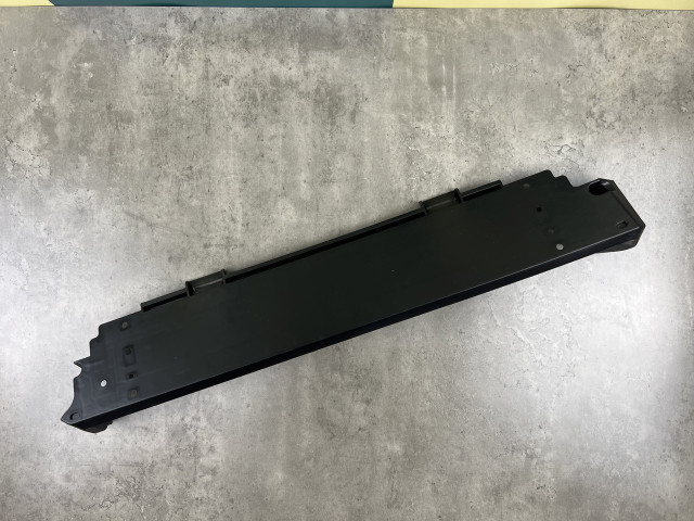 Кріплення радіатора (низ) - BMW 3 (G20/G21) 17118666838