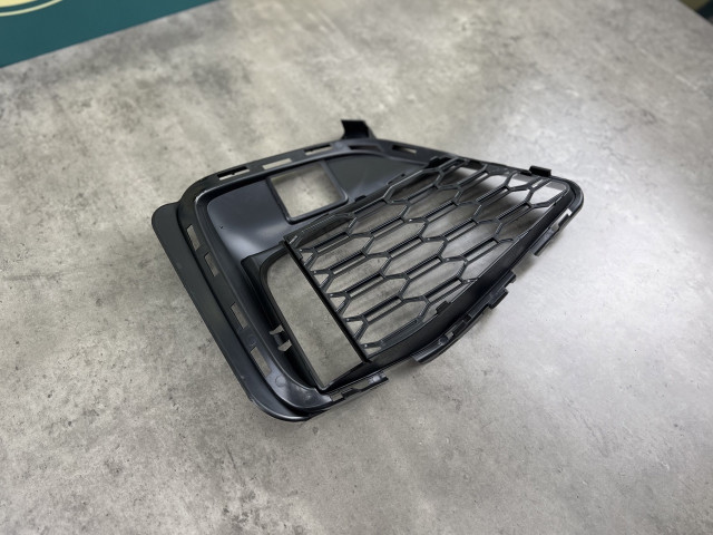 Решітка в бампер (ліва) – M Paket – BMW 3 (G20/G21) 51118075647
