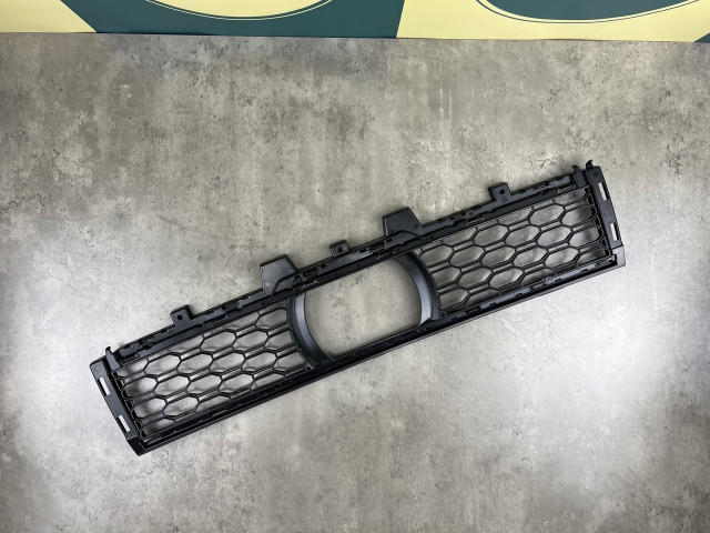 Решітка переднього бампера (нижня, з отвором) - M Paket - BMW X5 (G05) 51118069211