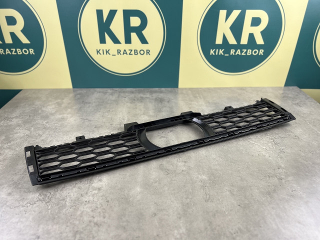 Решітка переднього бампера (нижня, з отвором) - M Paket - BMW X5 (G05) 51118069211