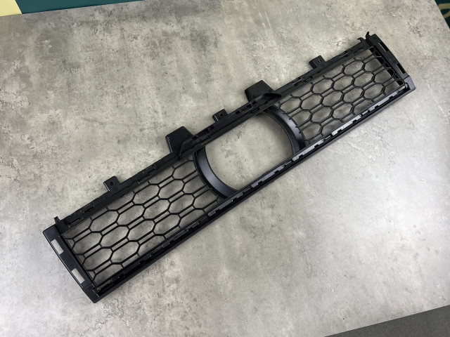 Решітка переднього бампера (нижня, з отвором) - M Paket - BMW X5 (G05) 51118069211